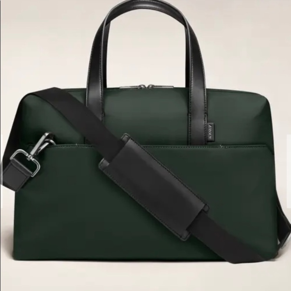 Away The Everywhere Bag, green. NWOT